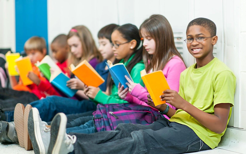 فواید کتابخوانی برای دانش آموزان