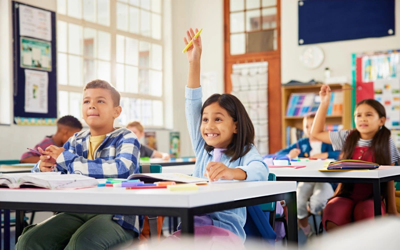 نقش مدرسه در توسعه سواد مالی دانشآموزان